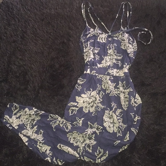 SM. Abercrombie jumper - Picture 3 of 3